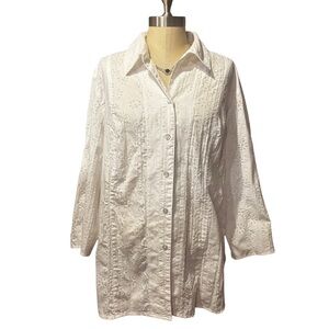 White Embroidered Button-Up Shirt.wt2525